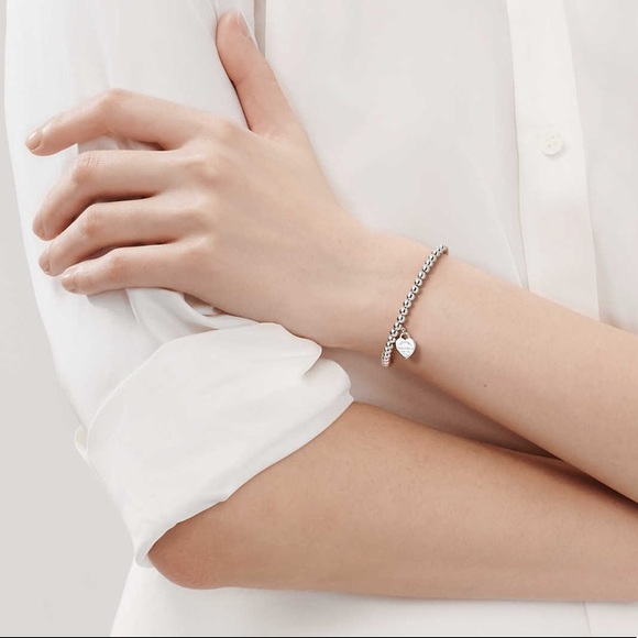 Return to Tiffany bracelet and Mejuri packaging - Picture 6 of 6